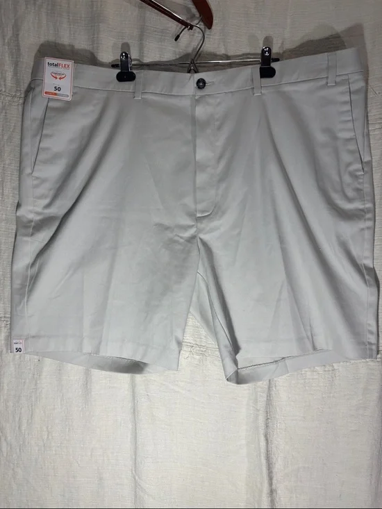 Roundtree & Yorke Men's Light Gray Flat Front Shorts NWT Size 50 Big&Tall