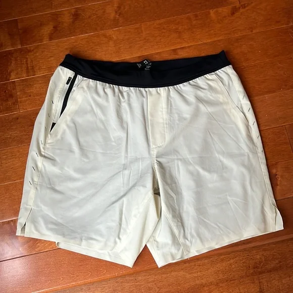 NWOT Ten Thousand Silver Birch Interval Short (No Liner) 7
