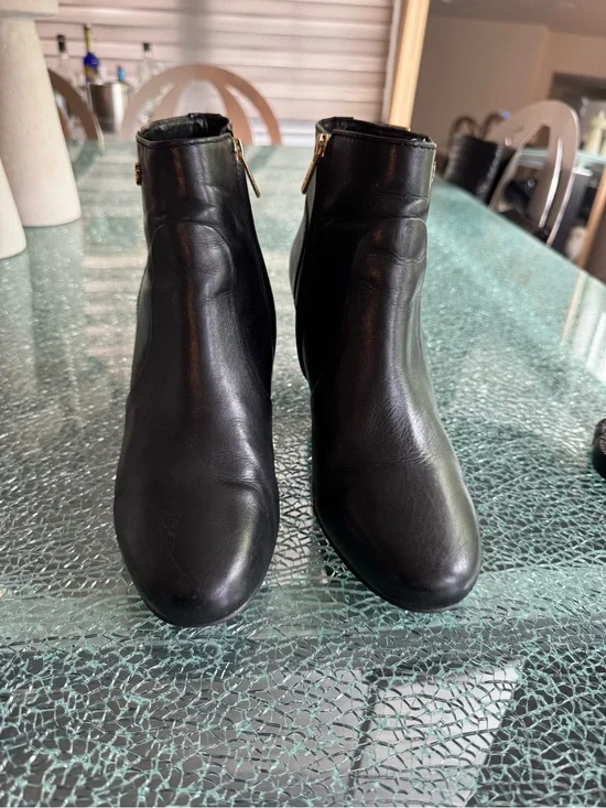 Tory Burch women's Black Ankle‎ Booties with Side Zip 10 M