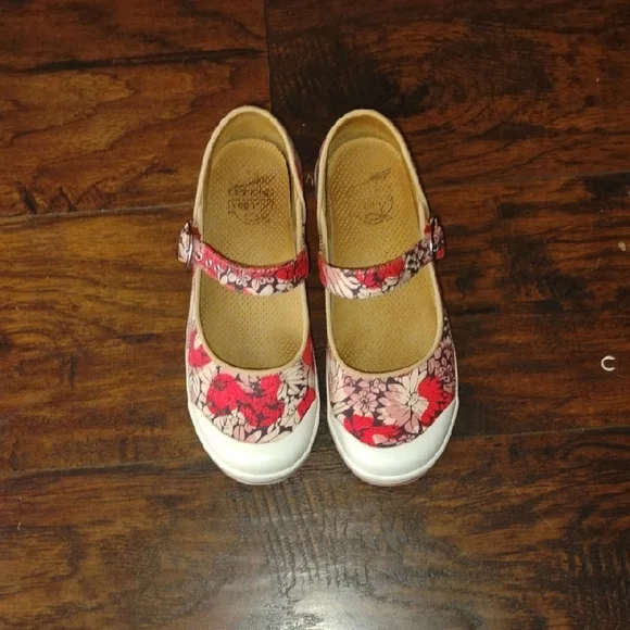 Floral Kids Shoes with Red and White Accents