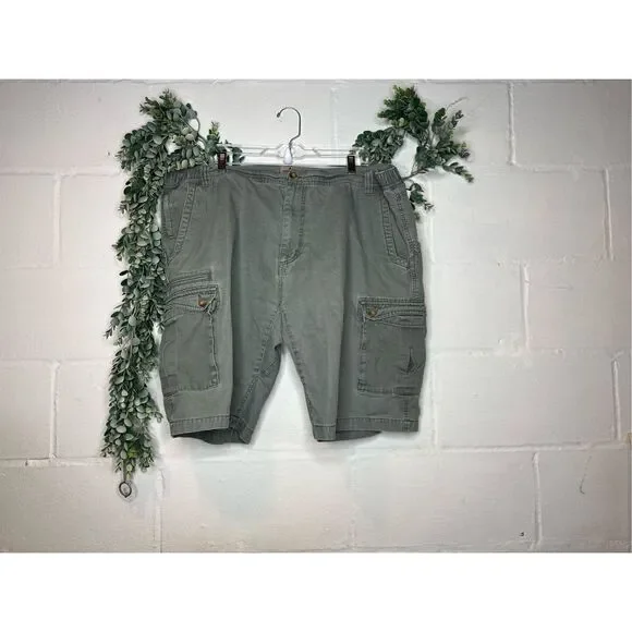 Men’s woolrich olive green cargo shorts