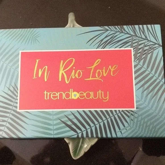 NWT Eyeshadow Palette