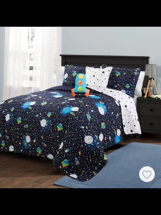 5pc Full/Queen Kids' Universe Reversible Quilt Set with Spaceship Throw Pillow