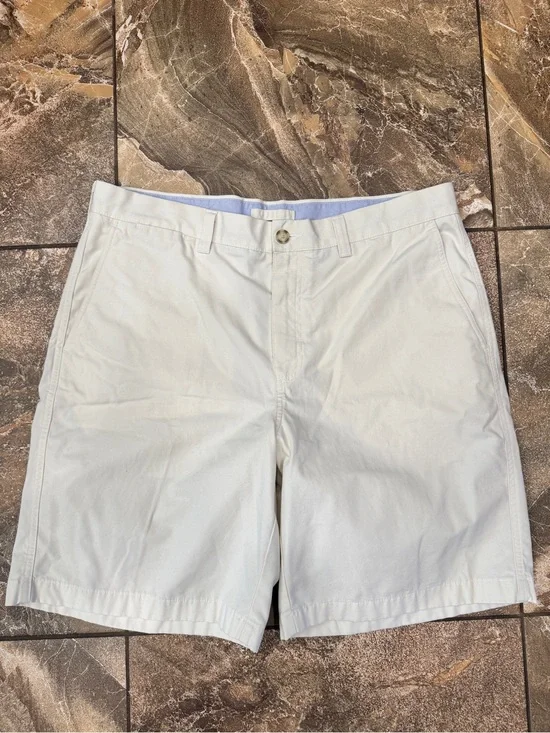L.L Bean Men’s Chino Shorts Cream Beige Size 38  9
