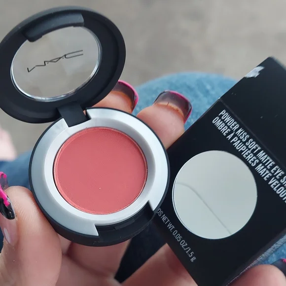 ⭐💋Host Pick! Mac So Haute Right Now Eyeshadow