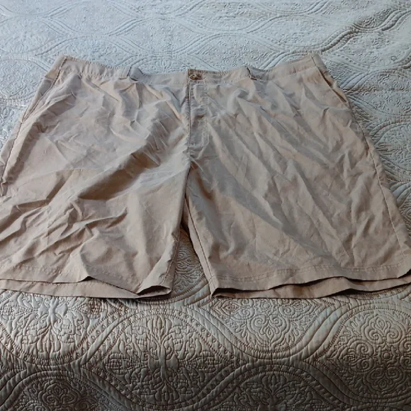 Ben Hogan Men's Tan Shorts 46‎