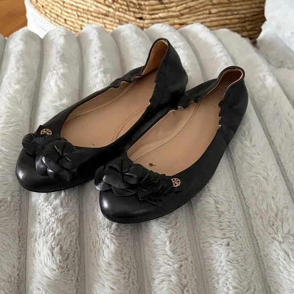 Black Tory Burch Flower Ballet Flats - 6.5