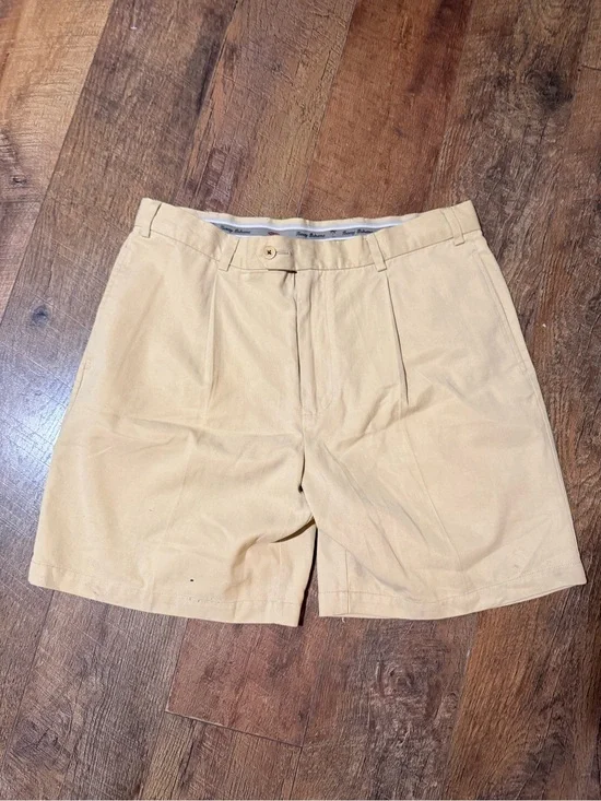 Tommy Bahama Shorts Khaki Soft Tencel Blend Pleated Front Men's size 35