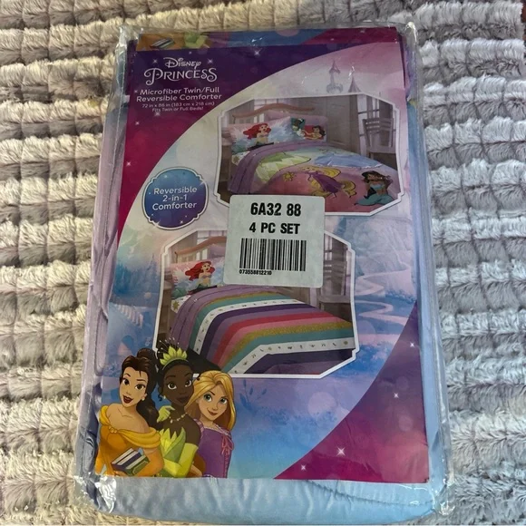 Disney Princess Microfiber Twin/ Full Reversible Comforter
