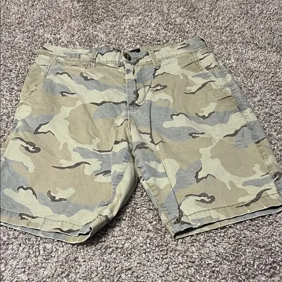 Men's American Eagle Camouflage Shorts