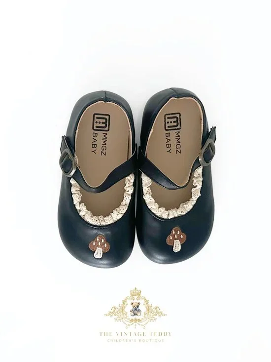 NWT Pretty Girls Embroidered Mary Jane Flats Children's Shoes Mushroom Black 8.5