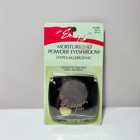 Emerge Black Velvet Moisturizing Powder Eyeshadow Talc