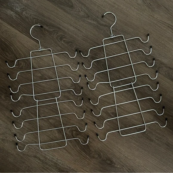 Set of 2 Extended Clothes Hangers