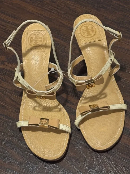Tory Burch Women’s Tan & Ivory Bow Accent Sandals
