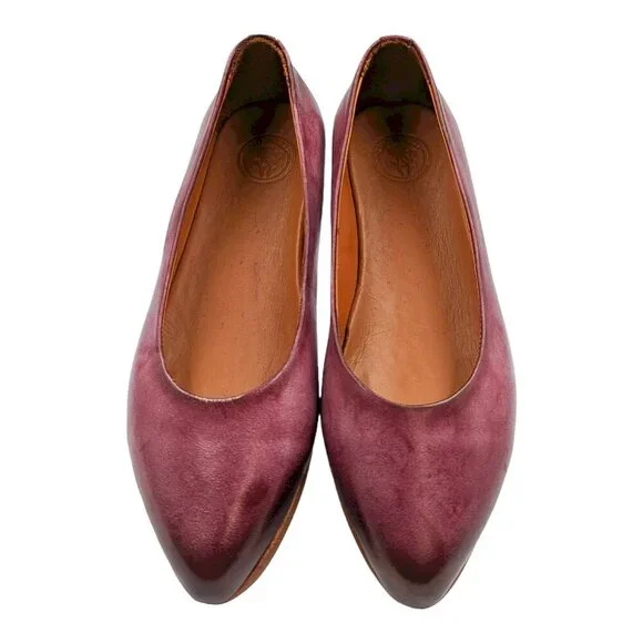 ✨ NWT Two Pretty Hand-Painted Leather Ballet Flats – Wine Patina ✨
