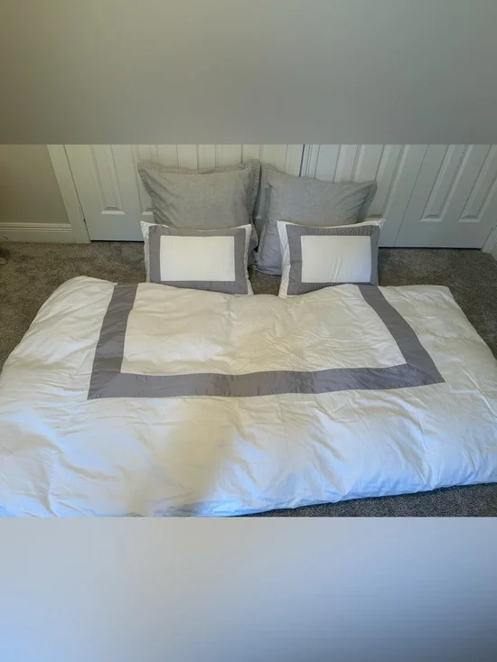Everhome Emory Hotel Border Duvet Bedding Set | full/queen | grey and white