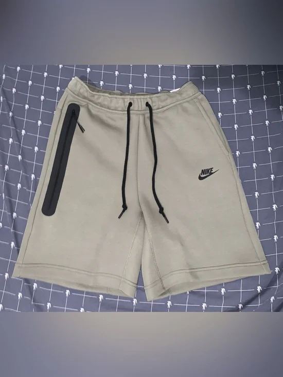 Nike Sportswear Tech Fleece Shorts Light Army Black FB8171-320 Size: Small