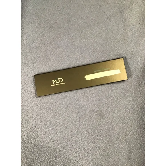 MUD Make-up Designory Eyeshadow Palette Gold Multi-color NEW