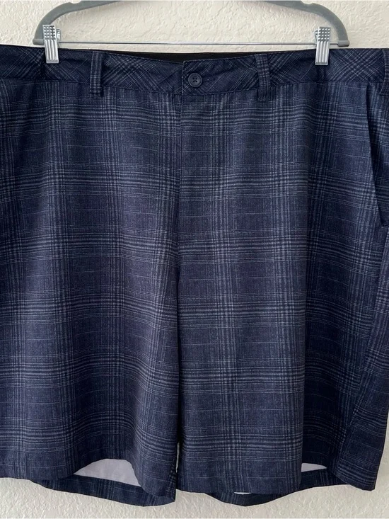 Reebok Golf Men’s Size 46 Blue Plaid Flat Front Shorts Quick Dry -  9.5” Inseam