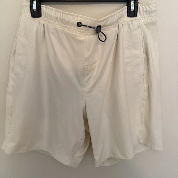 Men's Avalanche Fashion Basic Short Size Large‎ NWT Cream