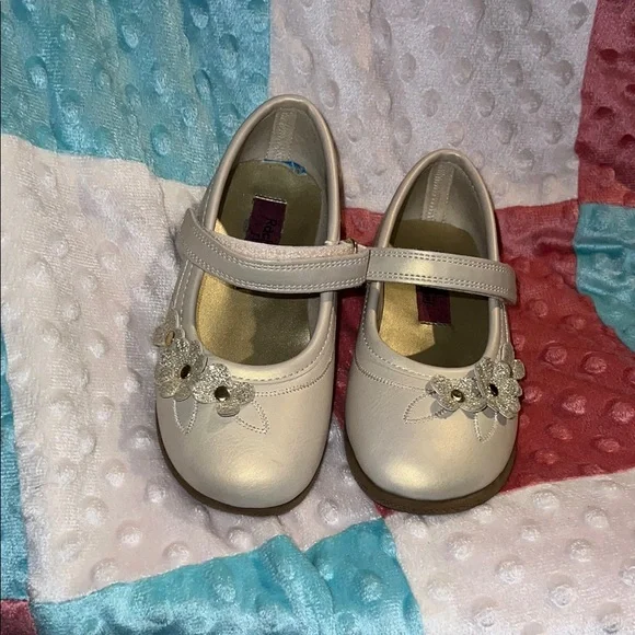 Girls Cream Mary Jane Shoes with Flower Accent