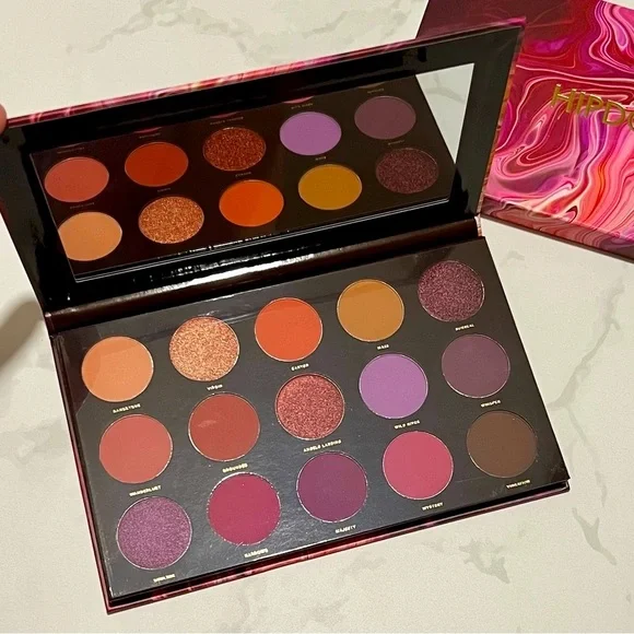 NEW! HIPDOT EYESHADOW PALETTE