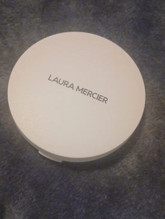 laura mercier Round Compact Setting Powder - Cream Case