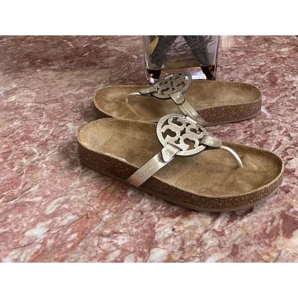 Tory Burch Miller Cloud Metallic Gold Leather Thong Sandal Size 8.5M EUC! $198