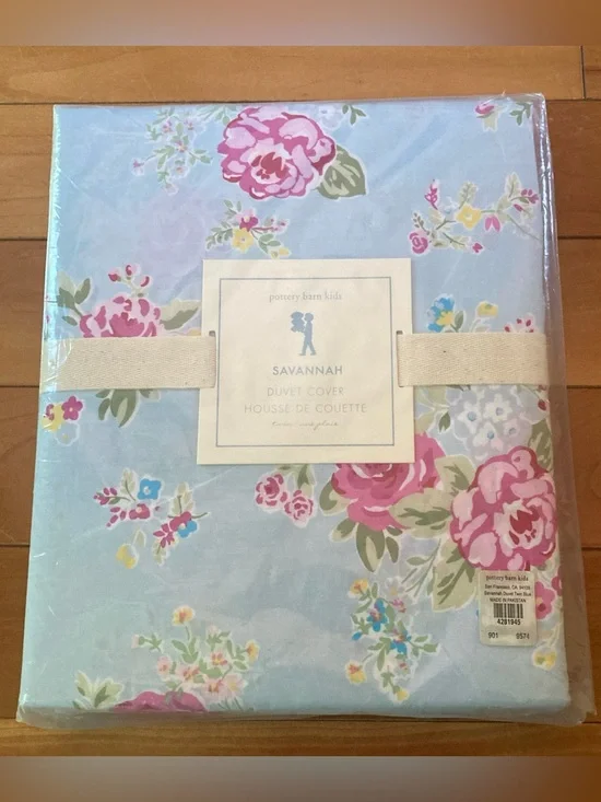 NWT Pottery Barn Kids Savannah Floral Duvet Cover in Light Blue, Pink twin size