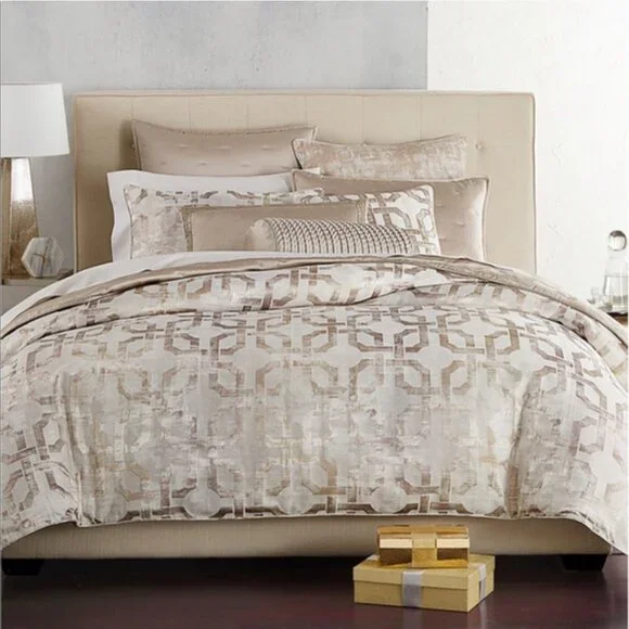 NWOT Hotel Collection Fresco Duvet Cover