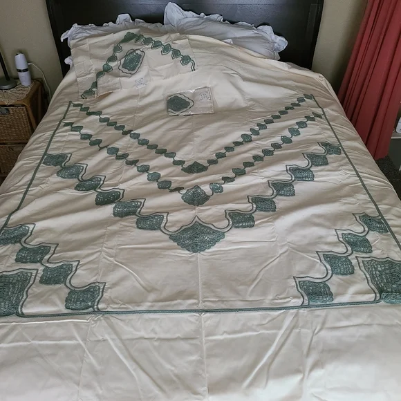 Elegant Cream and Green Duvet Cover