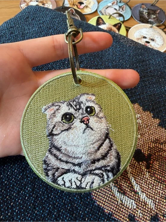 Double-Sided Embroidered Keychain – Scottish Fold Style Cat Bag Charm