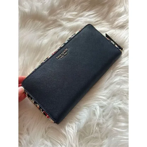 Kate spade dark blue navy wallet in excellent condition 8x4