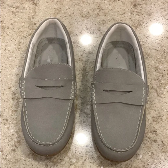 NWOT Nordstrom Grey Loafers Size 3.5