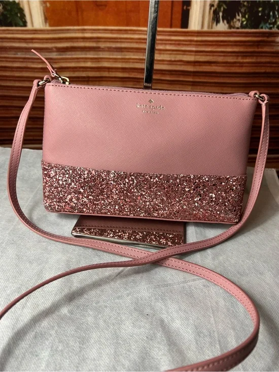 NWOT Kate Spade Leather Greta Court Glitter Ramey Crossbody Bag, Zip Closure 💖