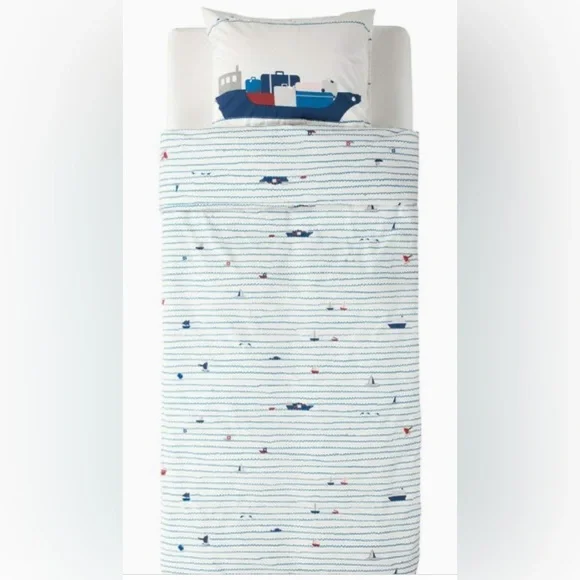 NWT 100% Cotton duvet cover and pillow case.