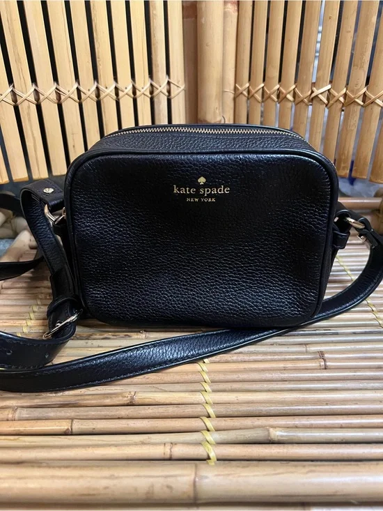 kate spade Pyper black pebbled leather crossbody camera bag