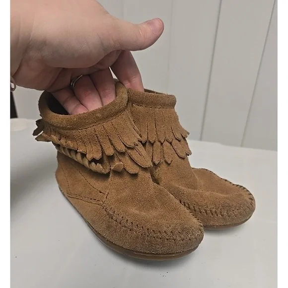 Minnetonka Brown Suede Moccasins Double Fringe Ankle Bootie Girls Size 10