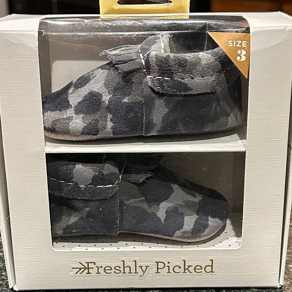 Freshly Picked Camouflage Baby Moccasins blue suede sz 3 new 12-18 mo