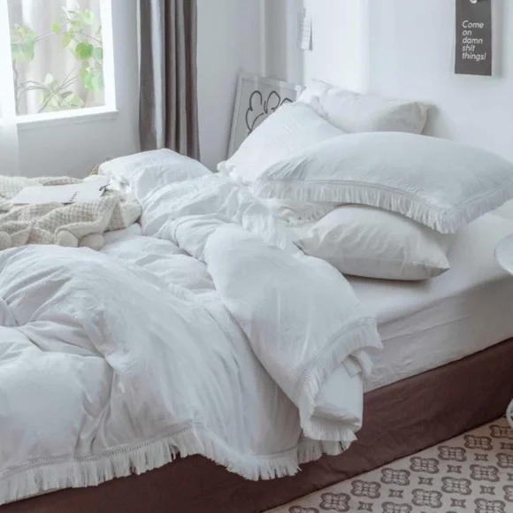 NEW Tassel Duvet Set -Queen