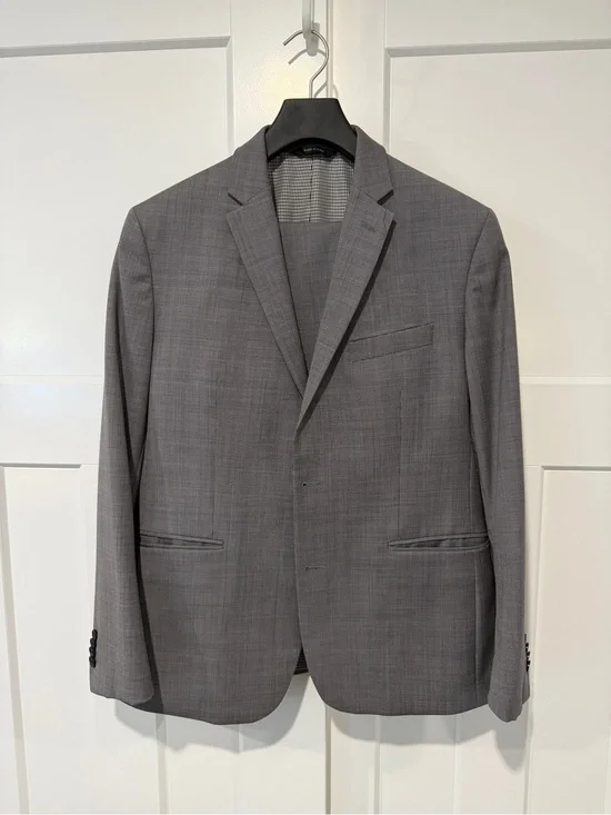 Banana Republic Gray Men's Suit - Modern Single-Breasted Jacket