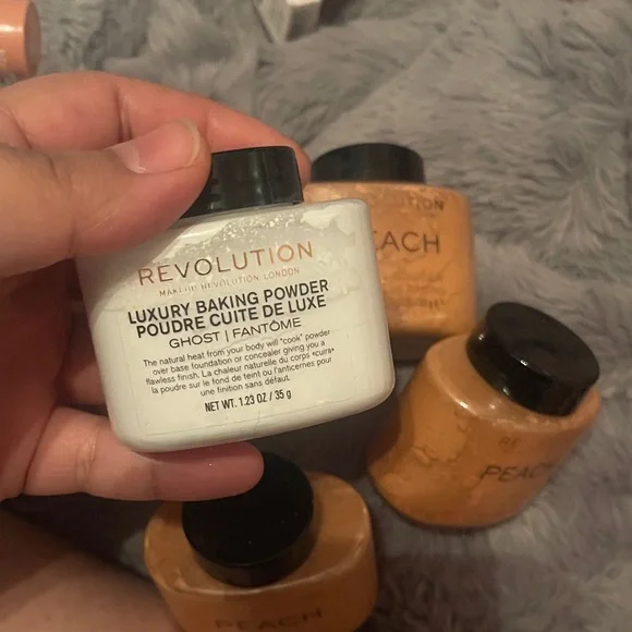 Revolution Luxury Baking Powder -