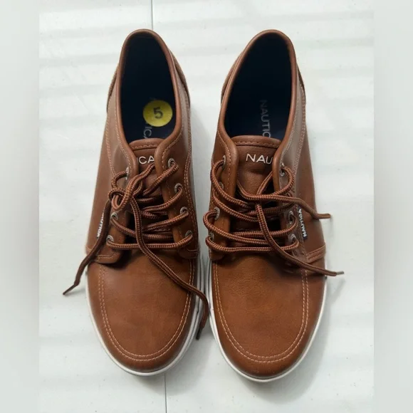 Nautica Men's Tan/Brown Leather Lace-Up Boat Shoes