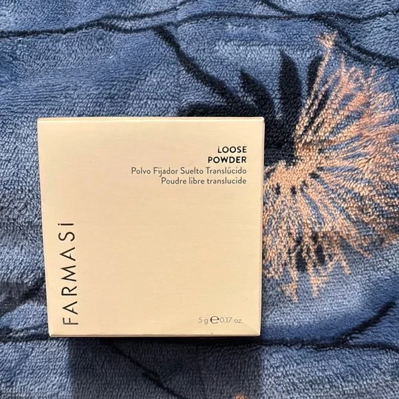 Farmasi Translucent Loose Powder in Cream Box