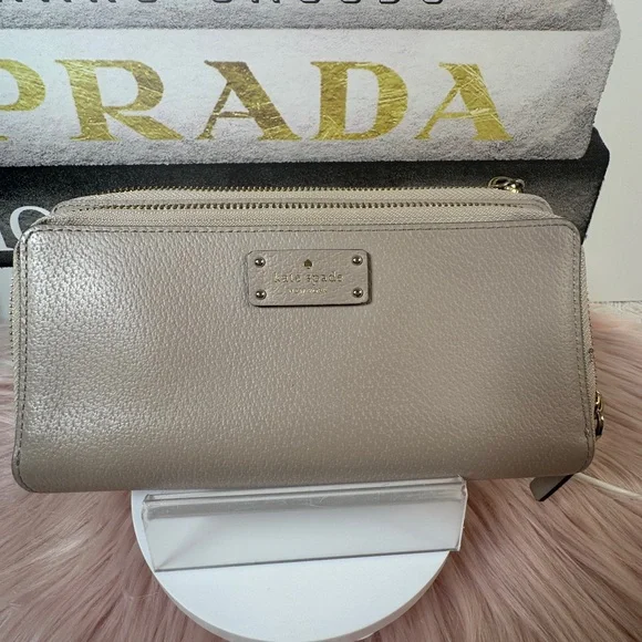 Kate Spade NY Double Zip Full  Size Wallet / Wristlet, Taupe Leather