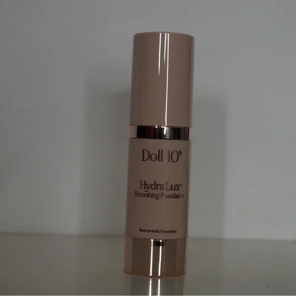 Doll 10 Hydralux Smoothing Fair Foundation NEW
