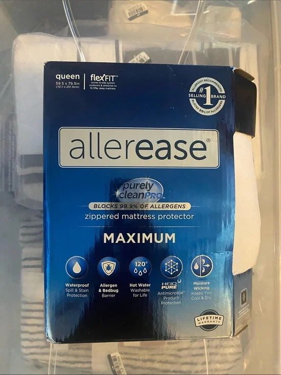 Allerease Maximum Zippered Mattress Protector in Blue