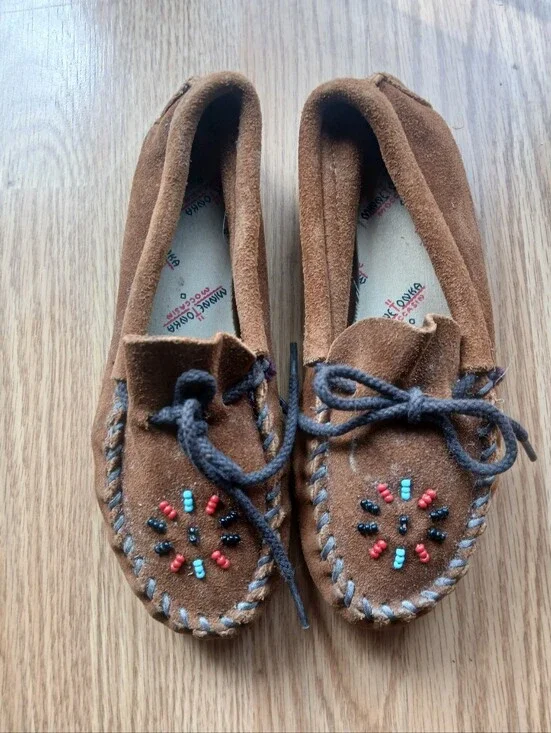 Minnetonka Kids Brown Suede Moccasin Loafers with Bead Detail