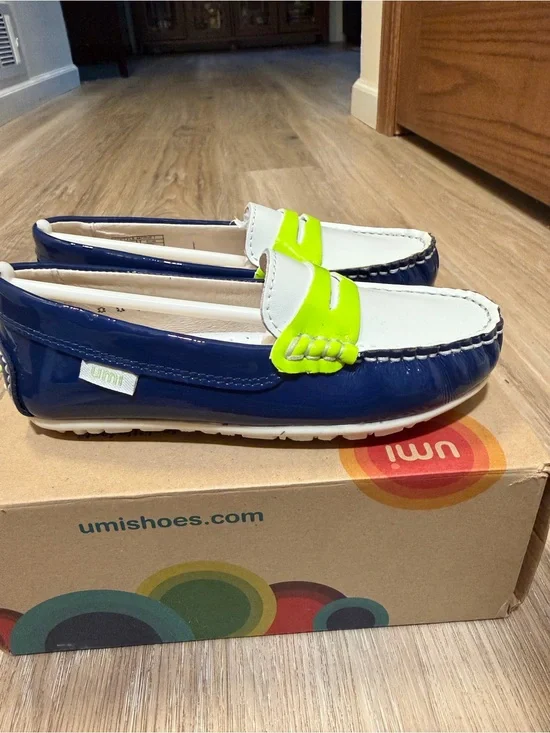 Umi Morie I Genuine Leather Girls Loafers Size 10.5 NIB