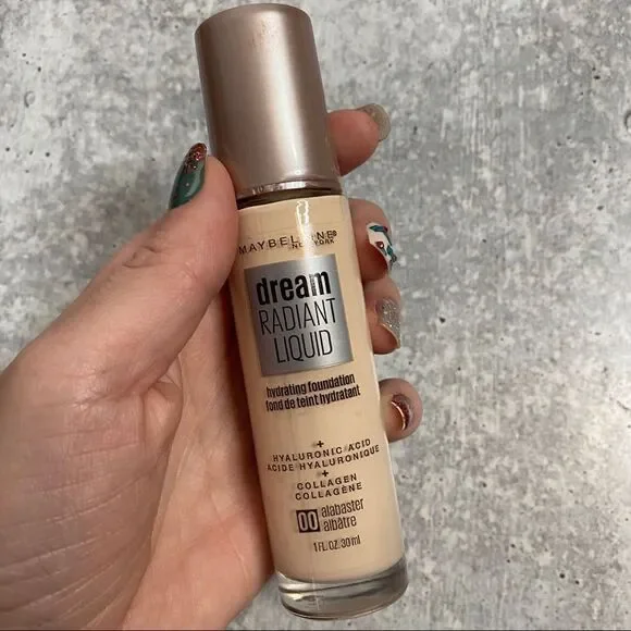 MAYBELLINE Dream Radiant Liquid Hydrating Foundation Alabaster #00 NEW